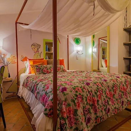 Cerrado Fontainhas Sintra