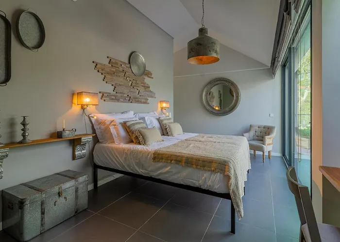 Cerrado Fontainhas Sintra